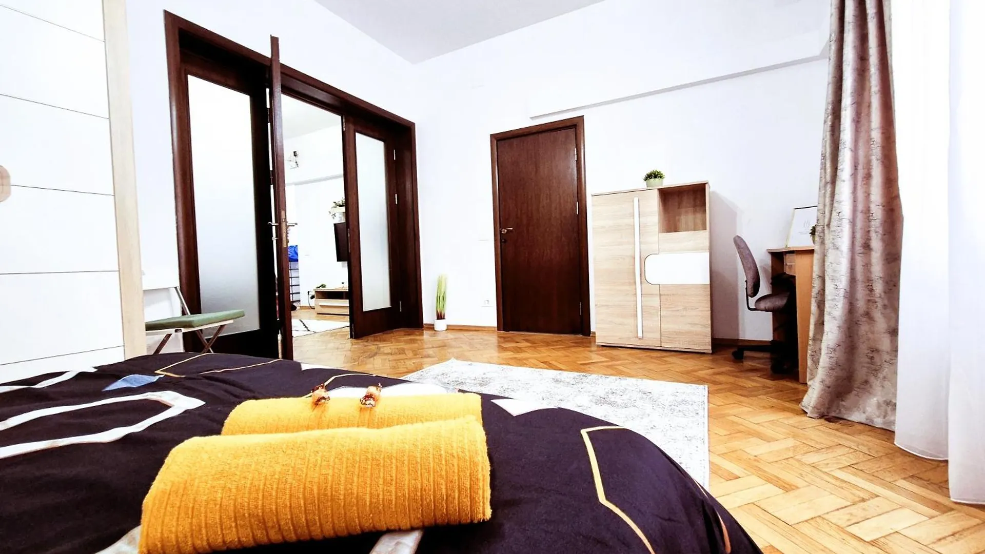 Old Town Comfort & Stylish - 2Br Bucharest Apartment
