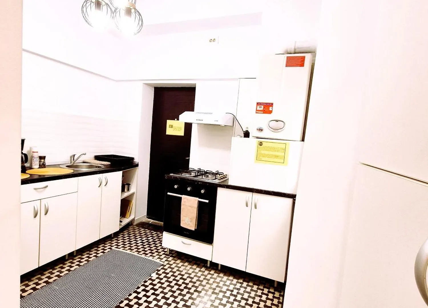 Old Town Comfort & Stylish - 2Br Bucharest Apartment